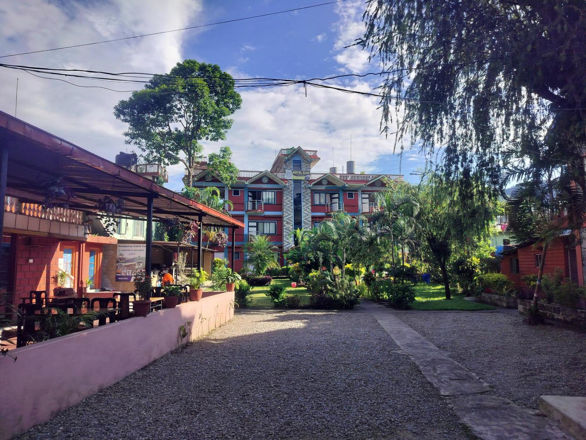 Hotel New Elia Pokhara Ngoại thất bức ảnh